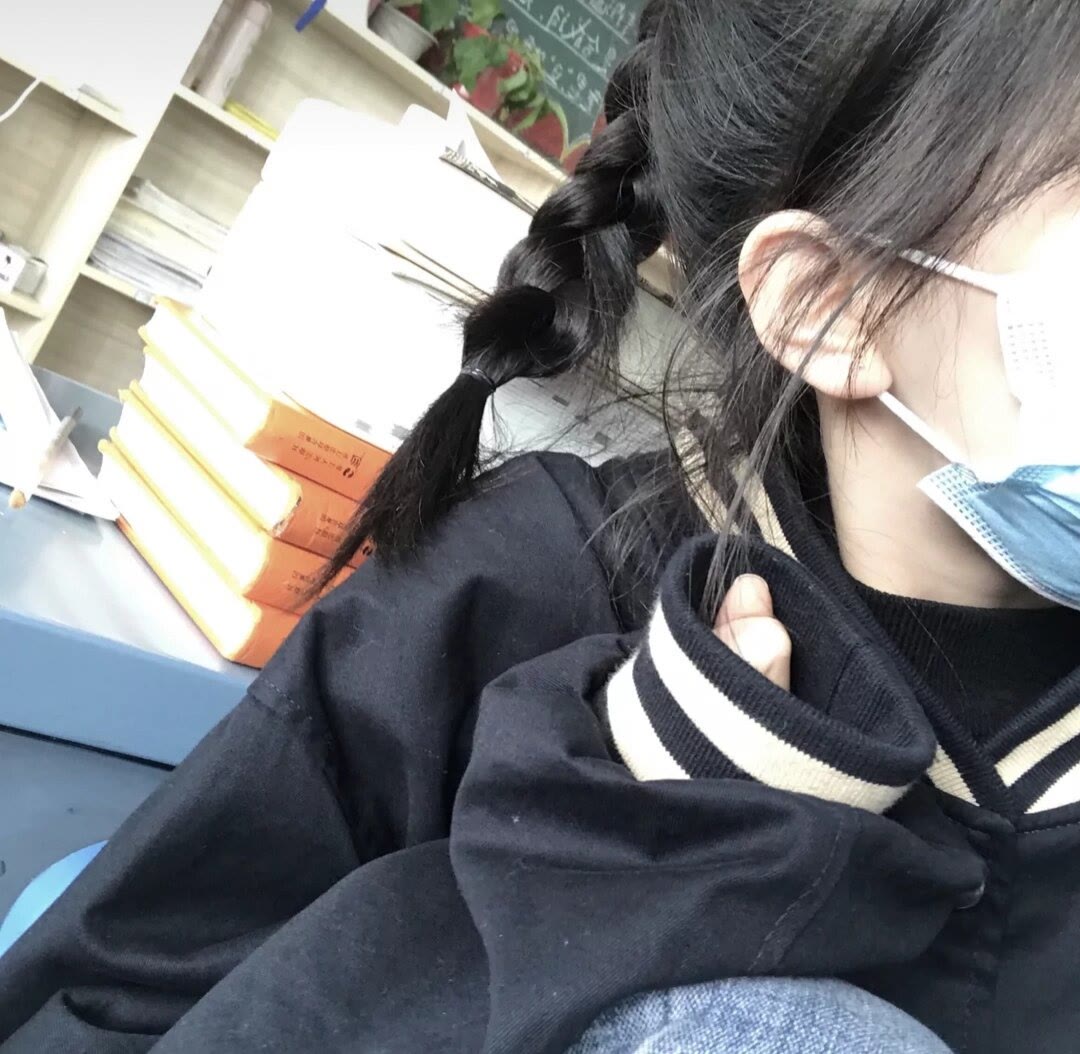 2020最新头像女不露脸,情侣头像一左一右成熟 不露脸女生头像:浪荡一生,钟情一人,微风十里,只想有你!
