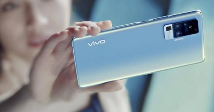 vivox50pro价格,vivox50多少钱 vivox50pro定价4298元,微云台 5倍变焦,却依旧高价低配