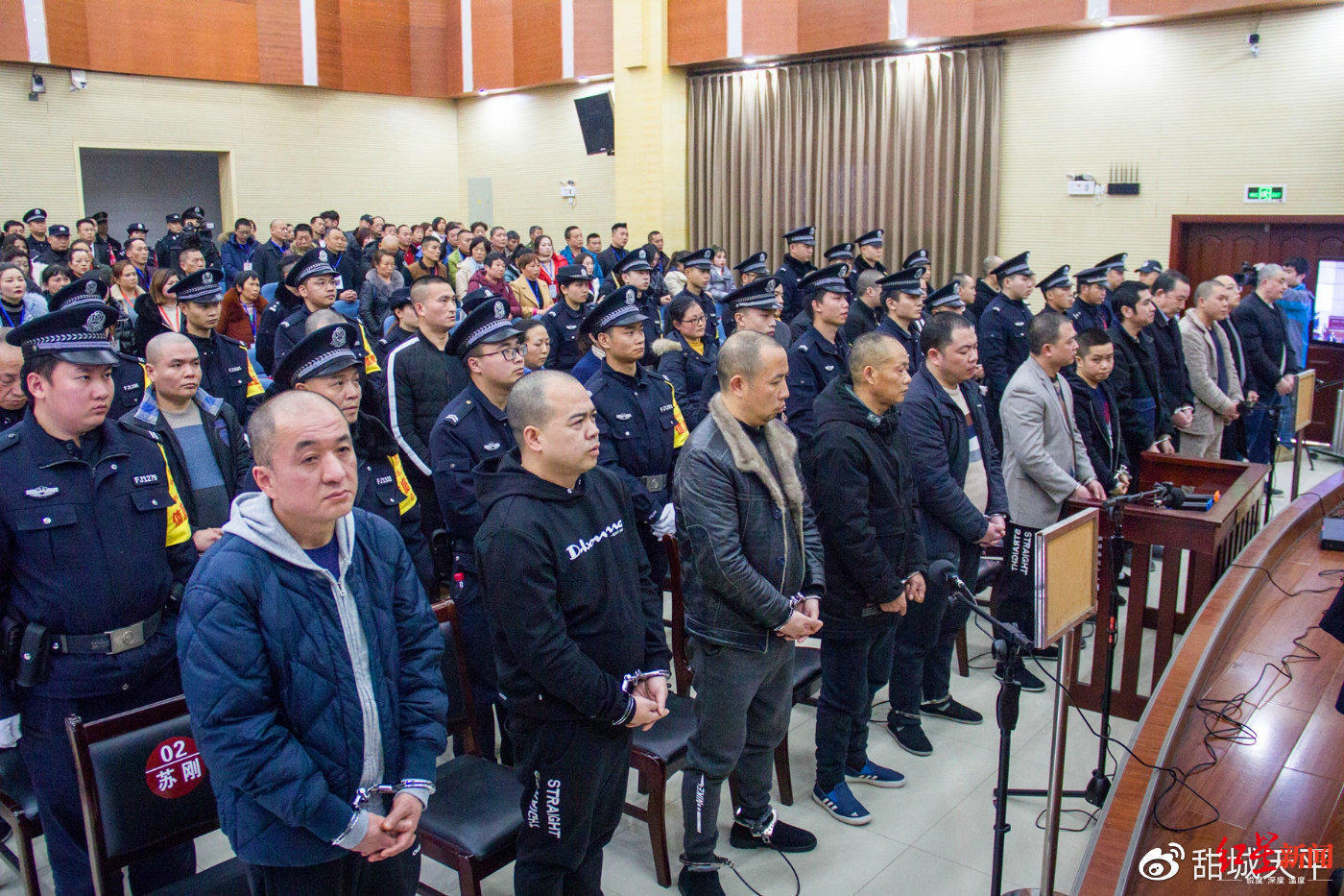 领导,参加黑社会性质组织,被告人宋文俊,官忠彬,李荣鹏强迫交易一案