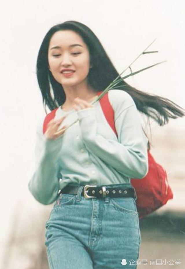 杨钰莹90年代的罕见照:这种未经雕琢的天然美,00后很难见到吧?
