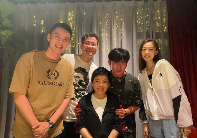 杨鸣颜值 身高双赢当红男星黄景瑜 无愧cba第一帅哥