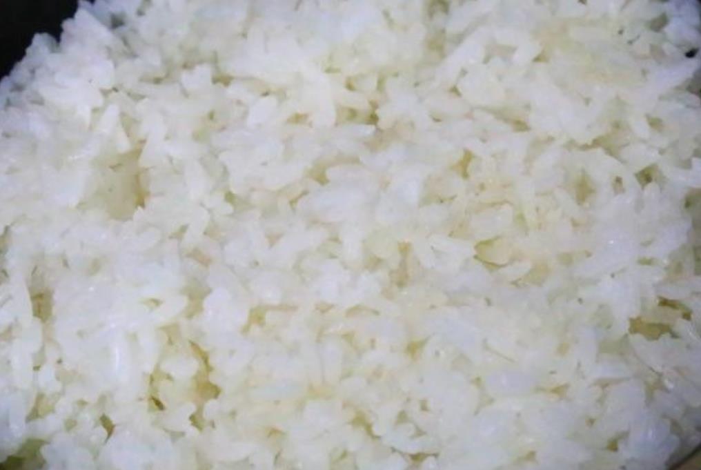 蒸米饭时,不能直接下锅,以前用错方法了,难怪米饭不香