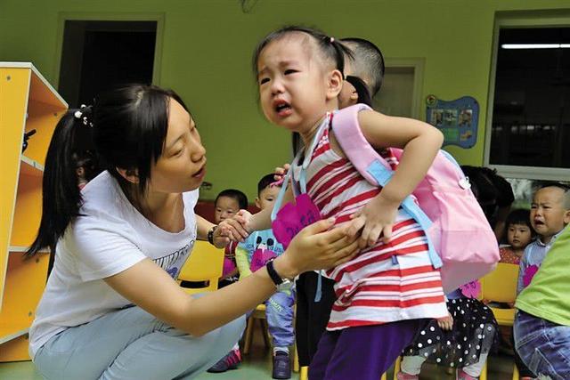 上幼儿园第一天不会哭闹的娃,多半来自这几种家庭,你家上榜了吗