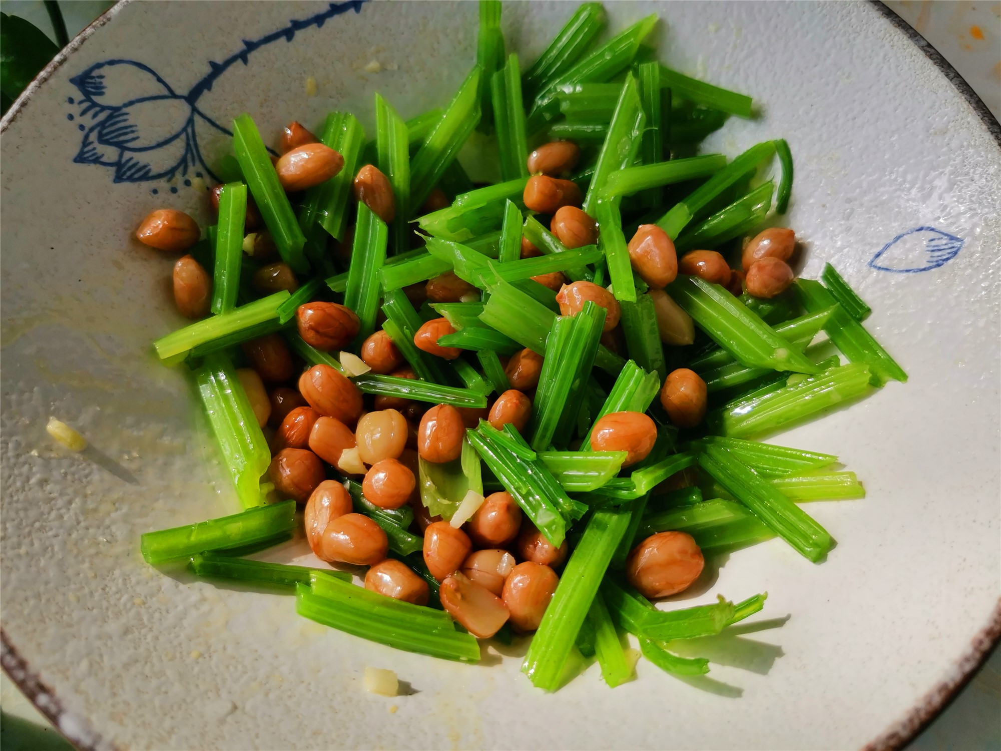 花生米的做法,芹菜的做法,凉拌,下酒菜,素菜