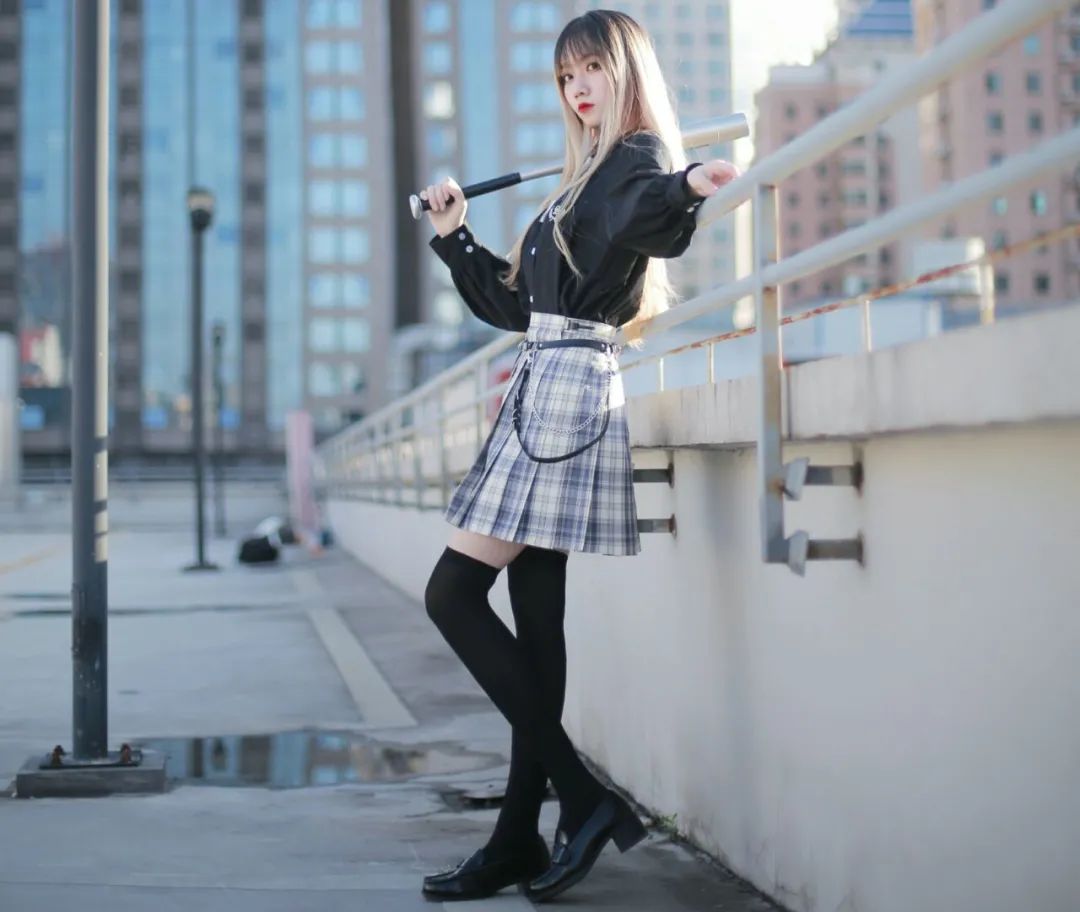 酷酷的jk制服少女