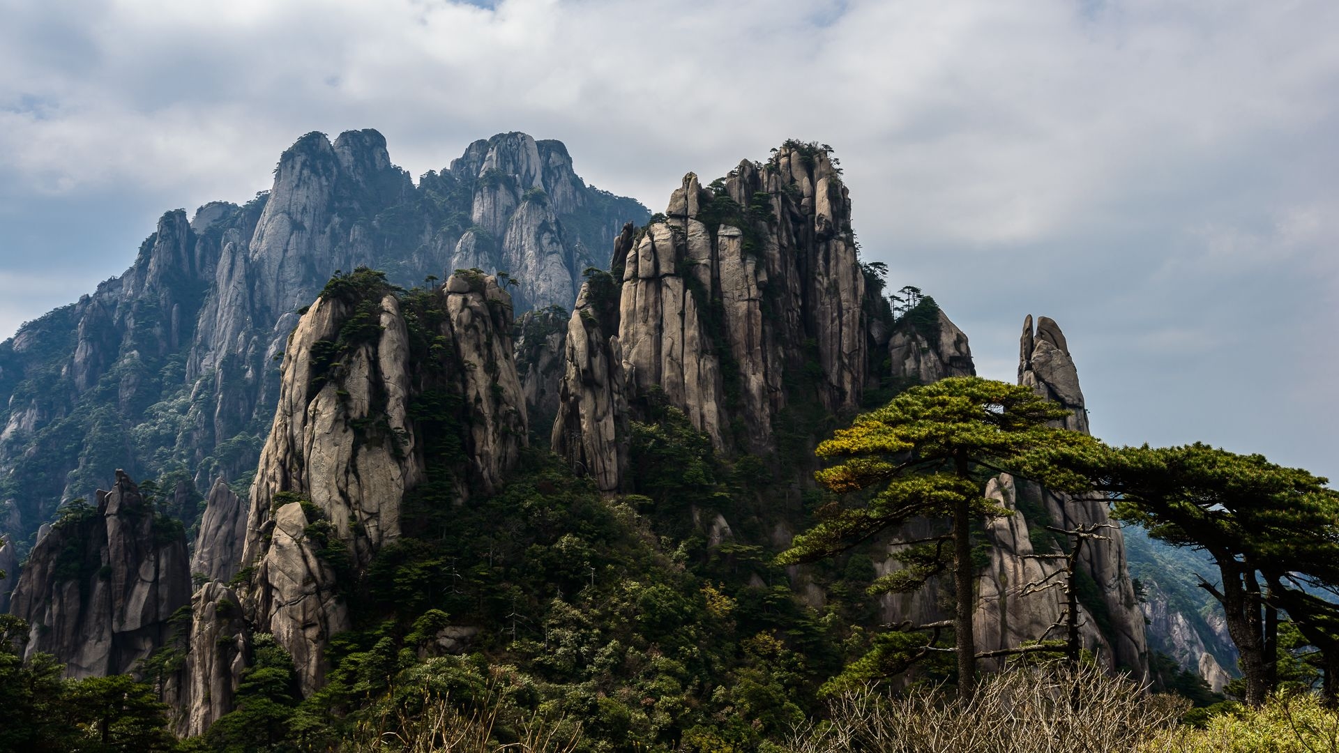 江西很受游客喜爱的一座山,最高海拔1819.9米,是世界自然遗产地