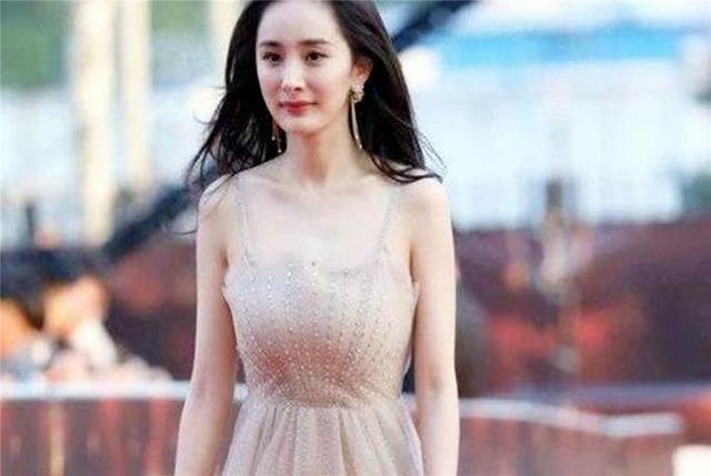 看看孙俪和杨幂,同样28生娃,差距太明显