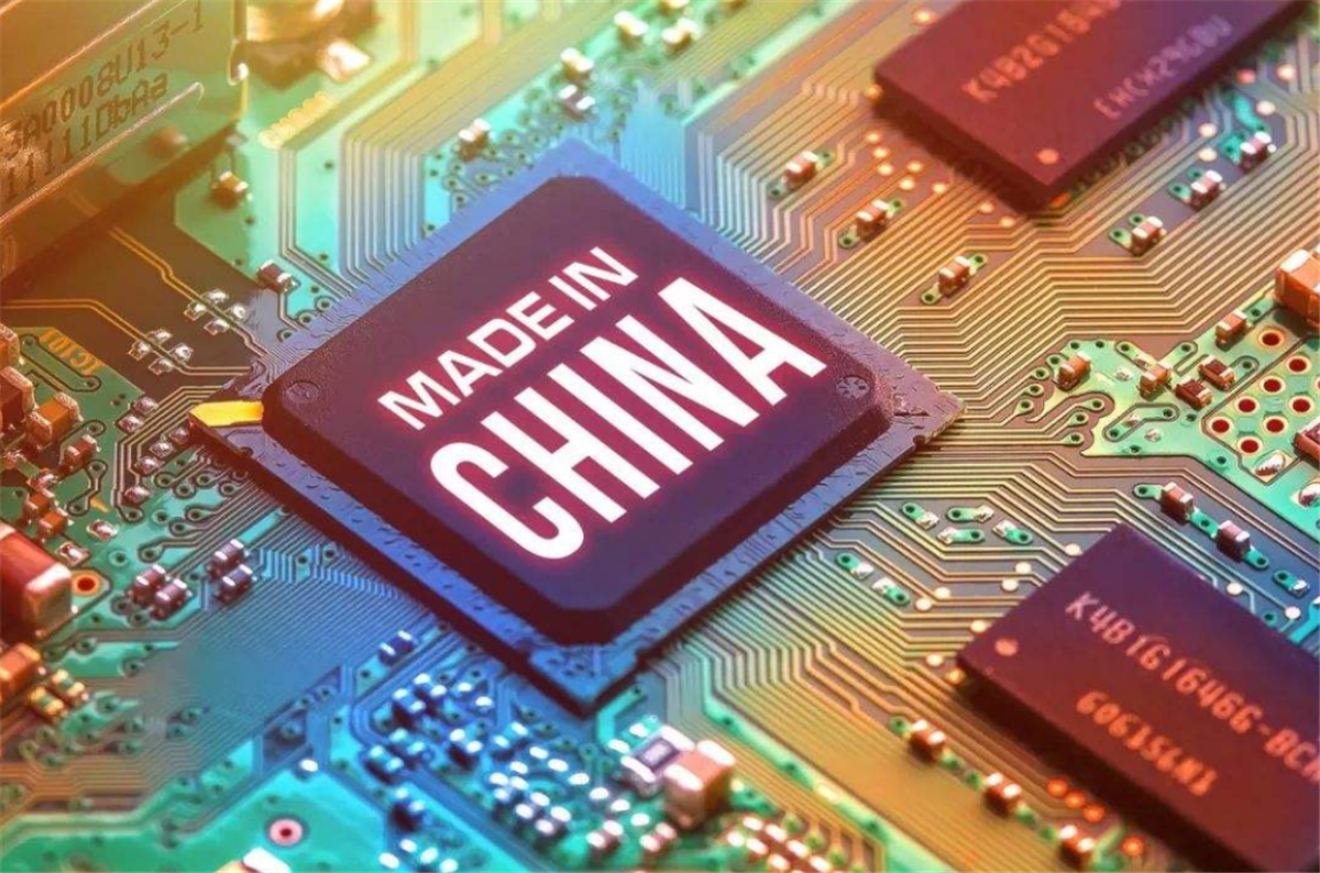 事实上,即使我国攻破芯片生产技术,但是与国外比较成熟的高性能芯片