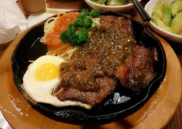 美食,牛排,鸡蛋,西餐,沙拉