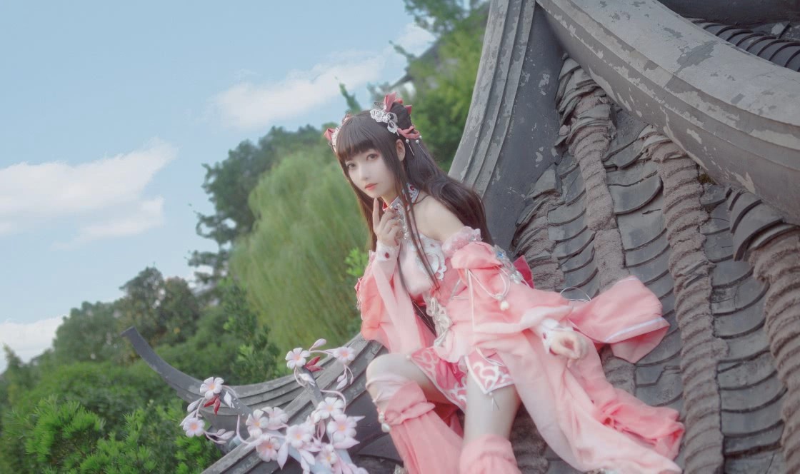 cosplay:《剑网三》朔雪秀萝@甜甜圈