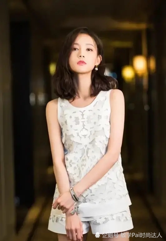 李一桐出道5年主演了十几部片还没红,原来她的私服美翻天!