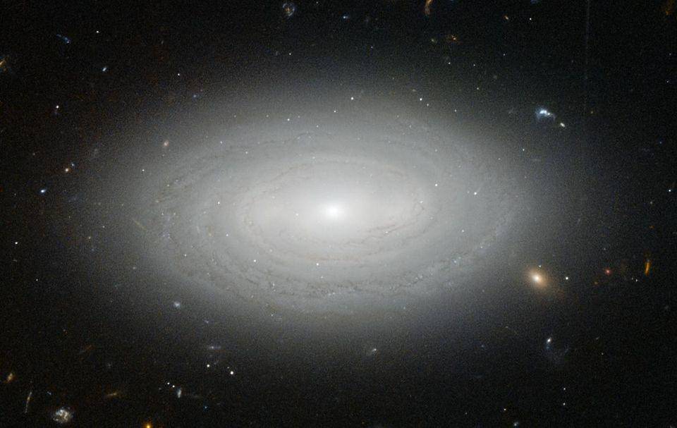 宇宙最孤独的星系,命运是多么的悲催,周围数亿光年无一星系