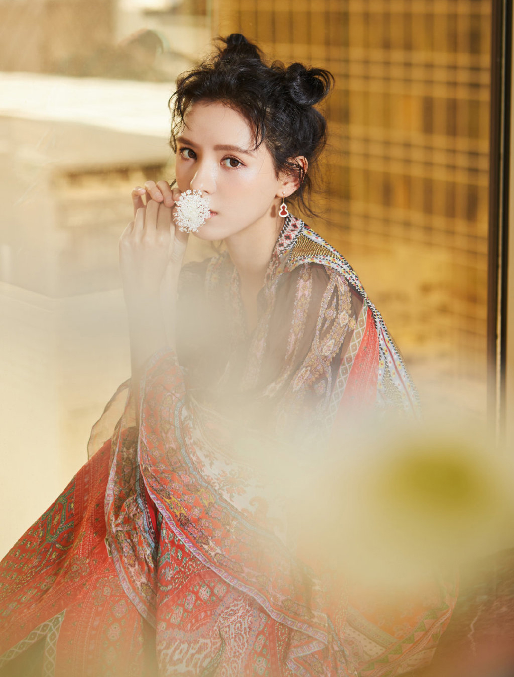 不愧是王思聪最美前女友,张予曦点泪痣穿复古裙,这模样太迷人了