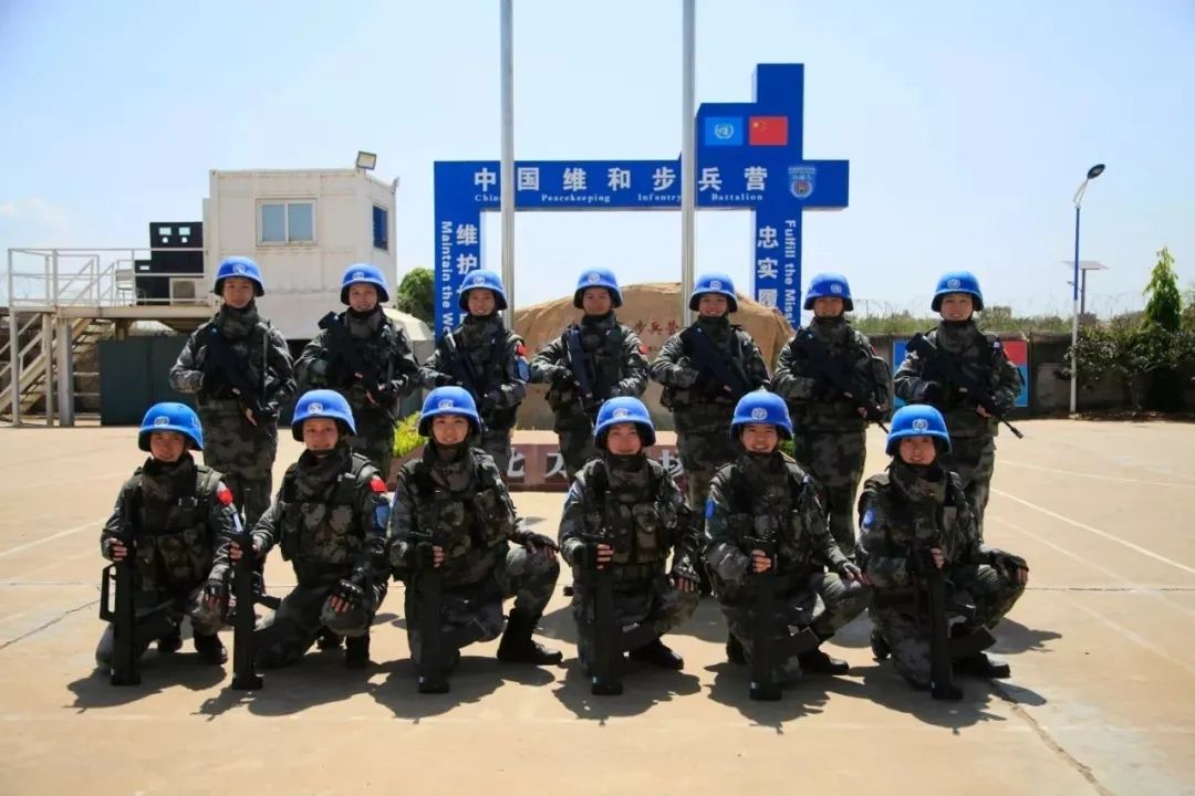 下一批女扫雷作业手 13名女兵巡逻在维和战场 在南苏丹中国维和步兵营