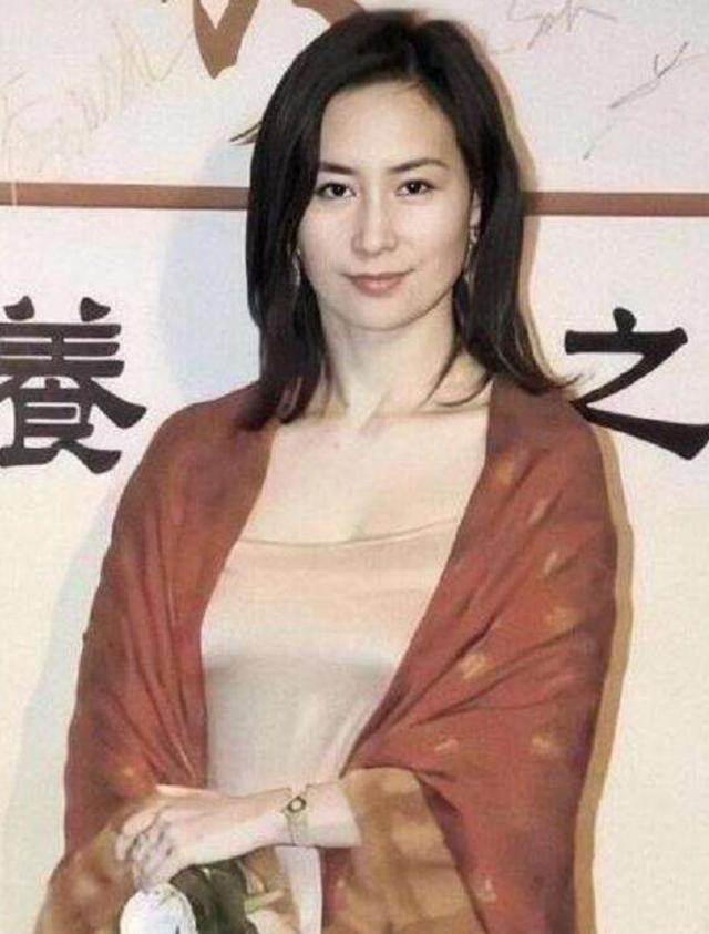 2008年,李嘉欣呛声赌王,何超琼的报复,诠释了豪门富养