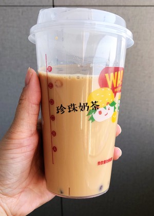 20岁小伙靠手工奶茶摆摊月入2万!做法却这么简单!