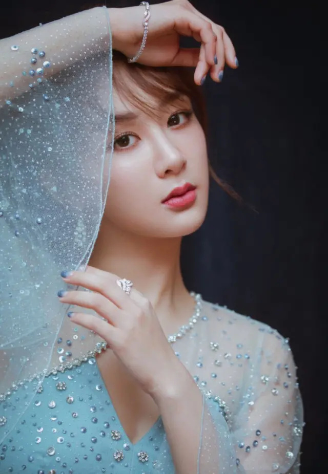 杨紫淡蓝色仙女裙,是锦觅仙子下凡了吗?