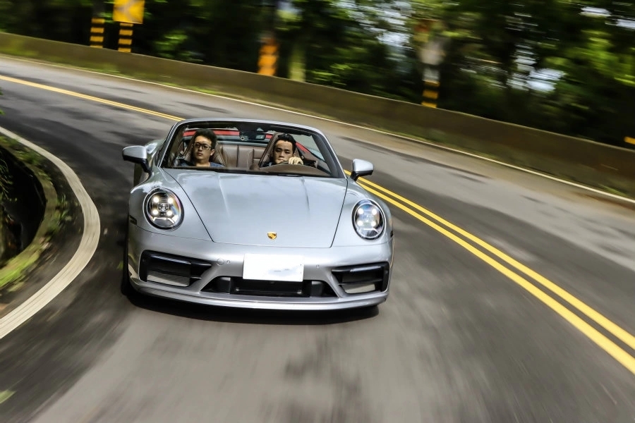 保时捷911 carrera s 敞篷车试驾,经典跑车!