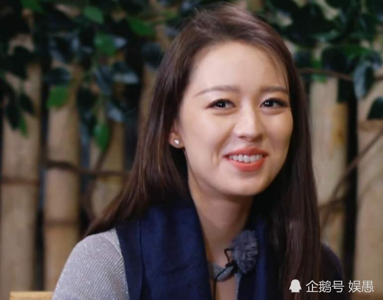 吉娜自曝素颜照片,离开了百万修图师,网友瞬间不相信郎朗的眼光了