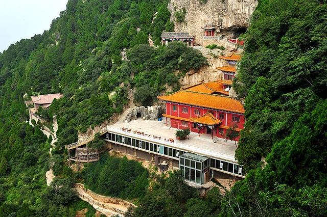 山西有一石膏山,山上却没半点石膏,奇峰叠翠,是省级风景名胜区