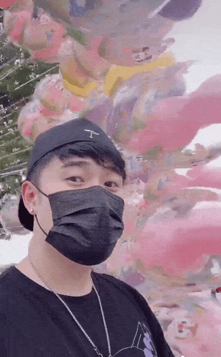 陈赫张子萱穿情侣装带娃出游,安安换两套连身裙好爱美
