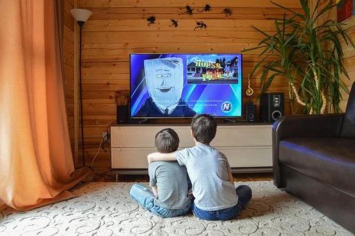 李玫瑾教授直言:"看电视"和"不看电视"的孩子,将来差距很大