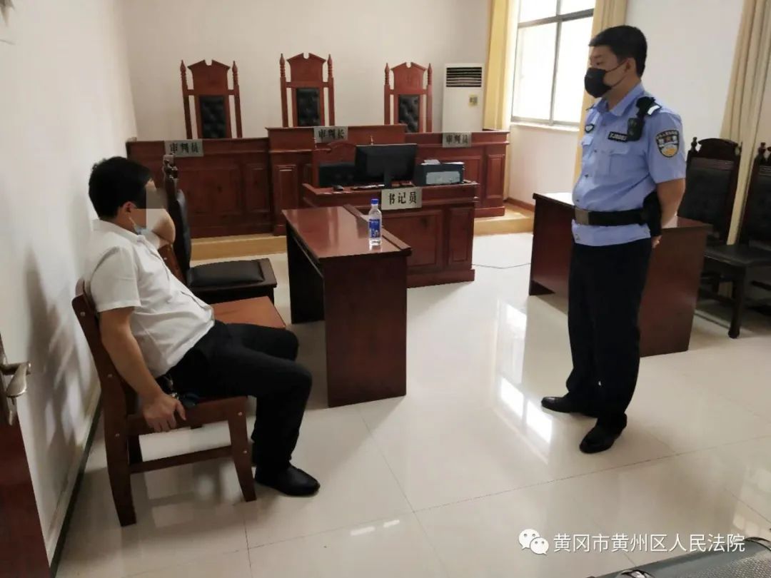 遵守法庭秩序,做文明旁听者——黄州法院处置一起扰乱