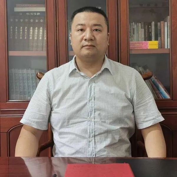 履职担当   主动出击 洋溪镇党委书记  罗轶民 4月22日,全省新时代