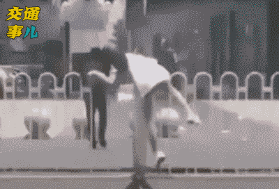 爆笑预警!经常翻护栏的人后来都怎么样了?