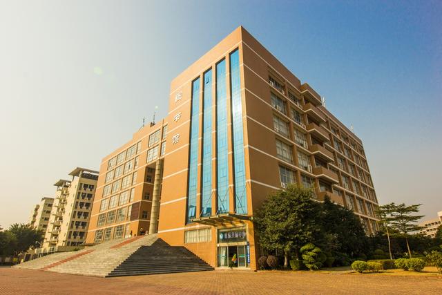 东莞市本科院校名单,除了东莞理工学院外,还有两所本科院校