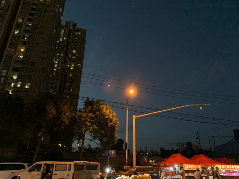 昆明的夜晚,寂静也热闹