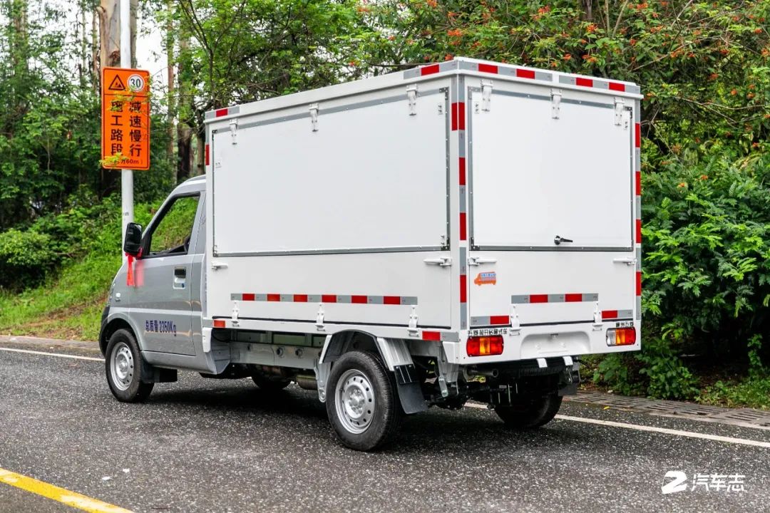 五菱"摆摊神车"提车评测,自带电动侧门摆摊也要有仪式