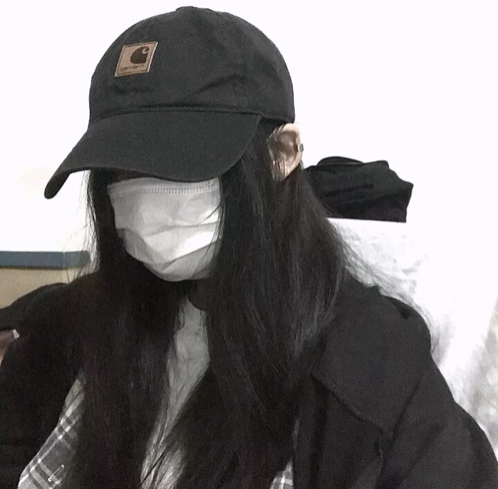 不露脸女生头像:说好要告别的人,就别再因为回忆而悸动啦!