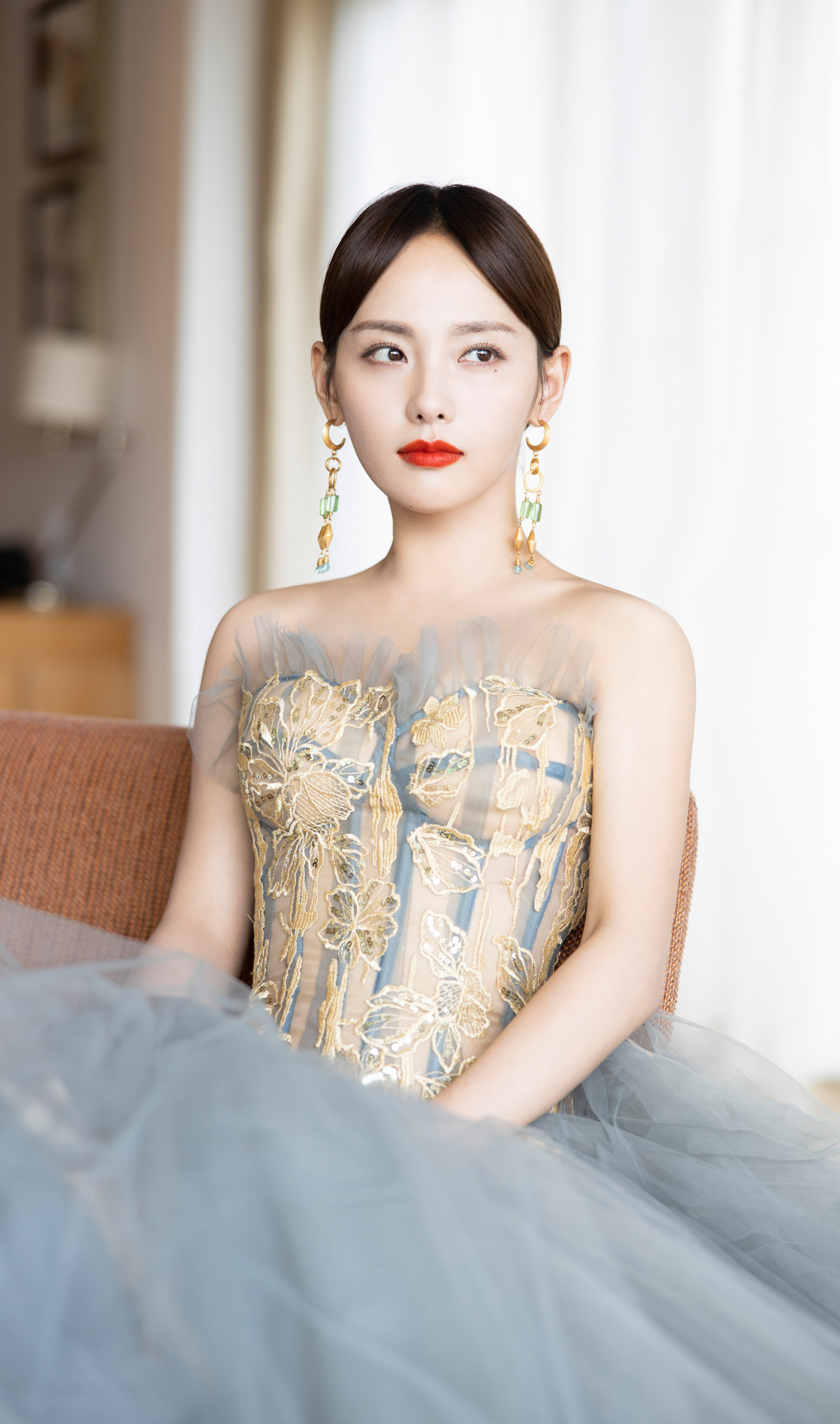 明星美图:张嘉倪