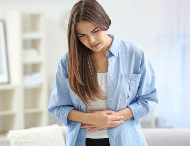 女性经常腰痛,未必是劳损!或与这3种妇科疾病有关,尽早检查
