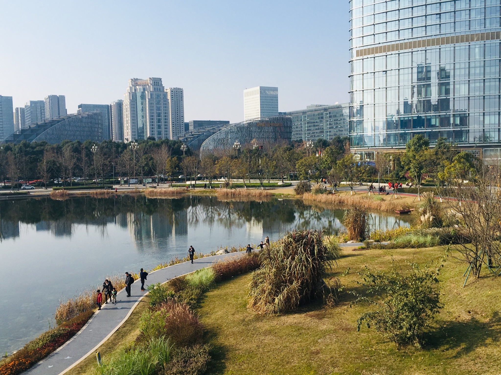 成都隐藏一个免费公园,位于城南外地游客少,与城市地标遥相呼应