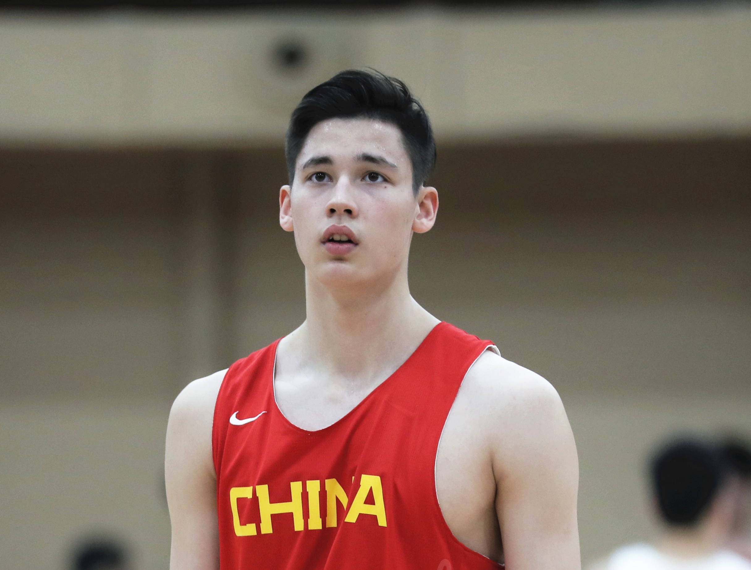 中俄混血跳级入国青,曾穿裆麦迪爆红