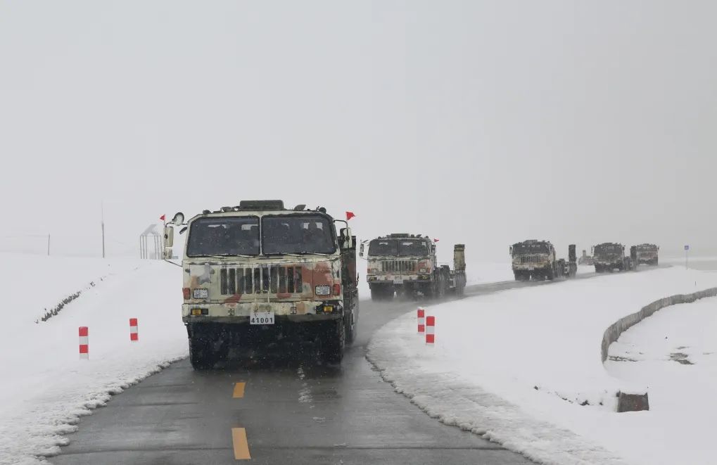 雪域高原,汽车兵,藏族,青藏公路