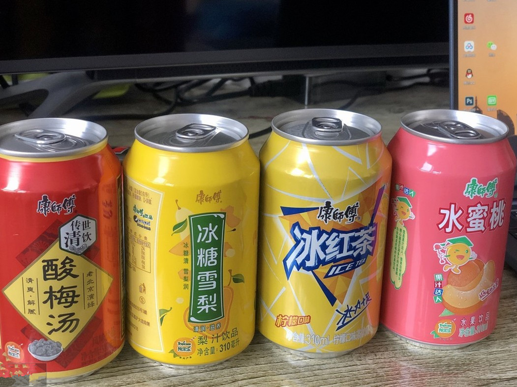 一些包装性食品,如易拉罐饮料,啤酒,袋装牛奶,酸奶,火腿肠等,这些带