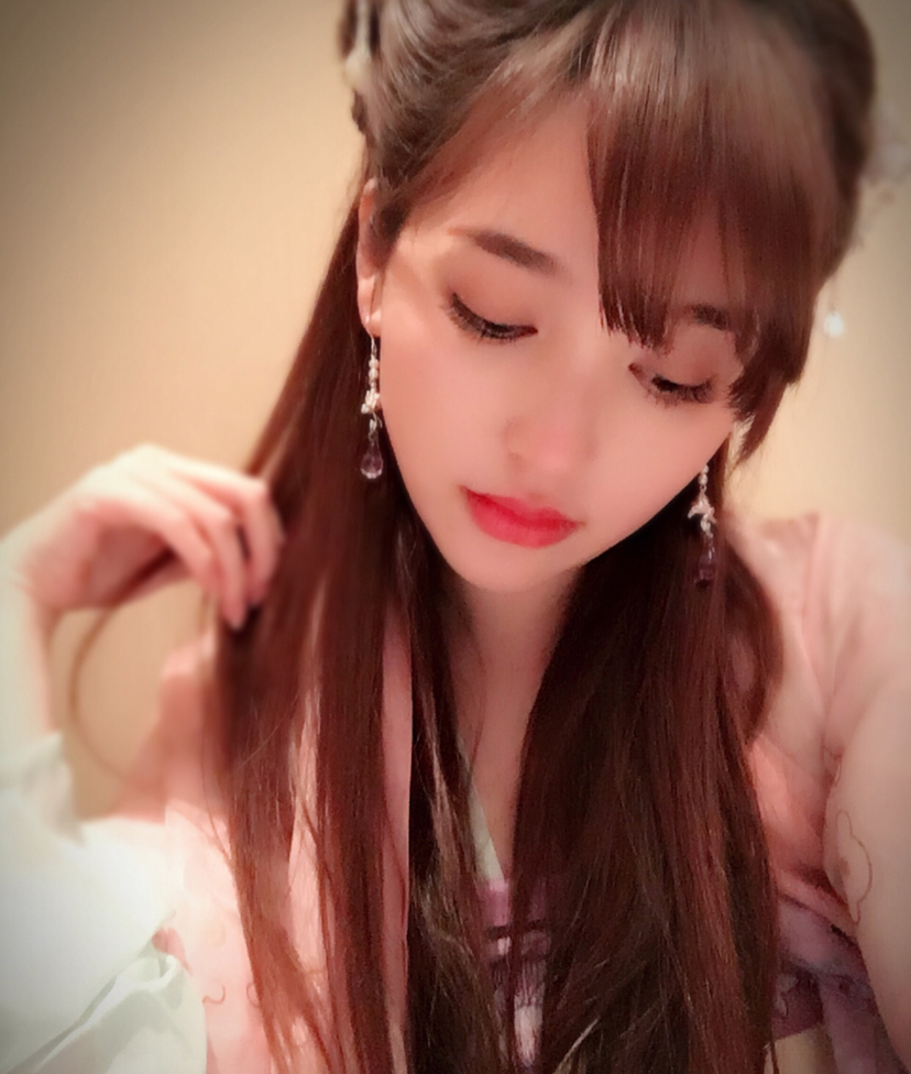 美女明星金莎古装自拍美照