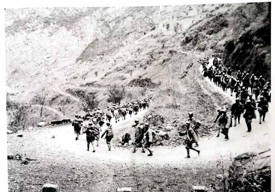 中野挺进大别山前,为什么将武器就地掩埋,而不交给西兵团?