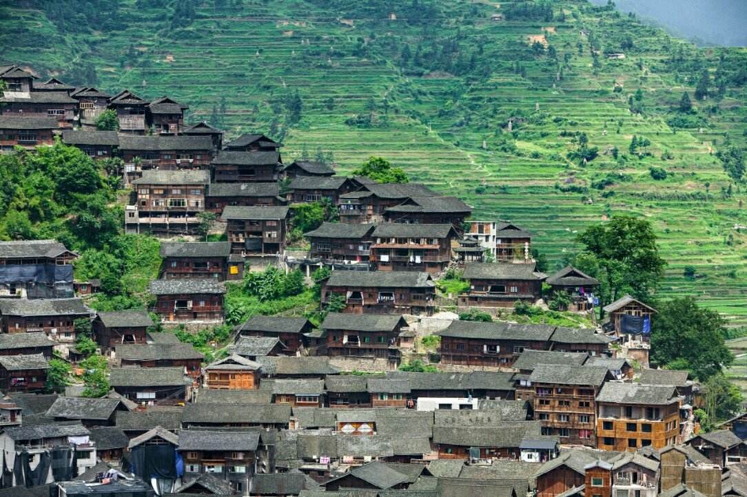 贵州有一独特的苗族村寨,女生四季穿短裙,被称为短裙苗第一村
