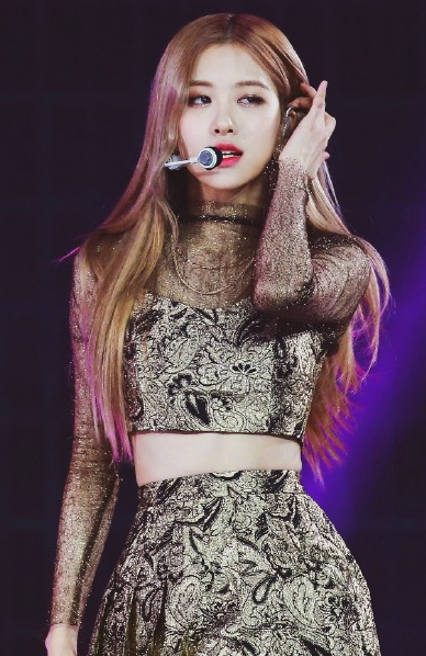 blackpink舞台照高清,blackpink单人图 blackpink舞台绝美穿搭:"人间香奈儿"惊艳,芭比身材果汁脸!