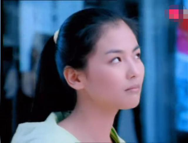 当年只注意到娃哈哈广告的代言人是王力宏,却没发现女