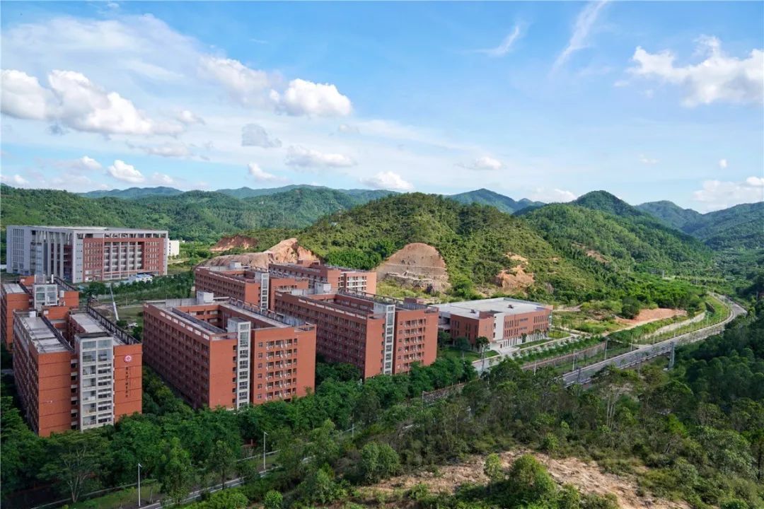 广东理工职业学院,万科四季花城,五桂山