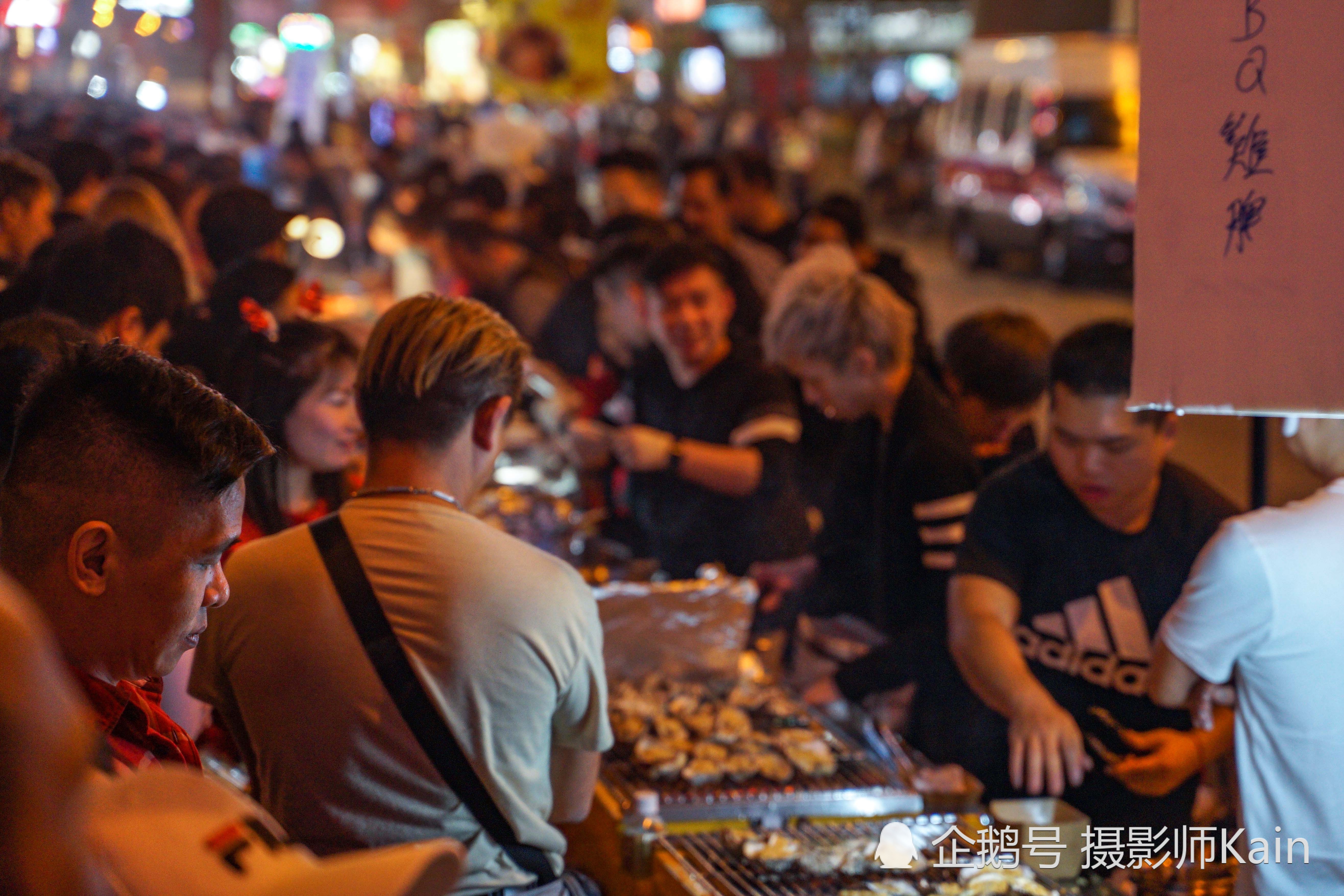 我国地摊经济最繁荣的城市,不仅没有脏乱差,还成了国际金融中心