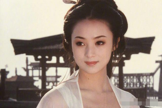 蒋勤勤太美被赐如此美名,一组从小到颜值巅峰的罕见照