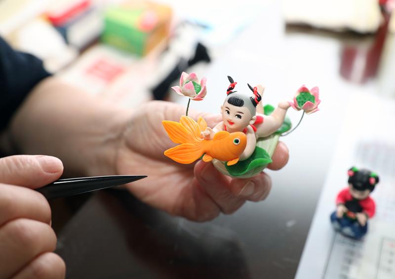 面塑,剪纸,绒绣:上海市民观摩海派顶级传统手工艺