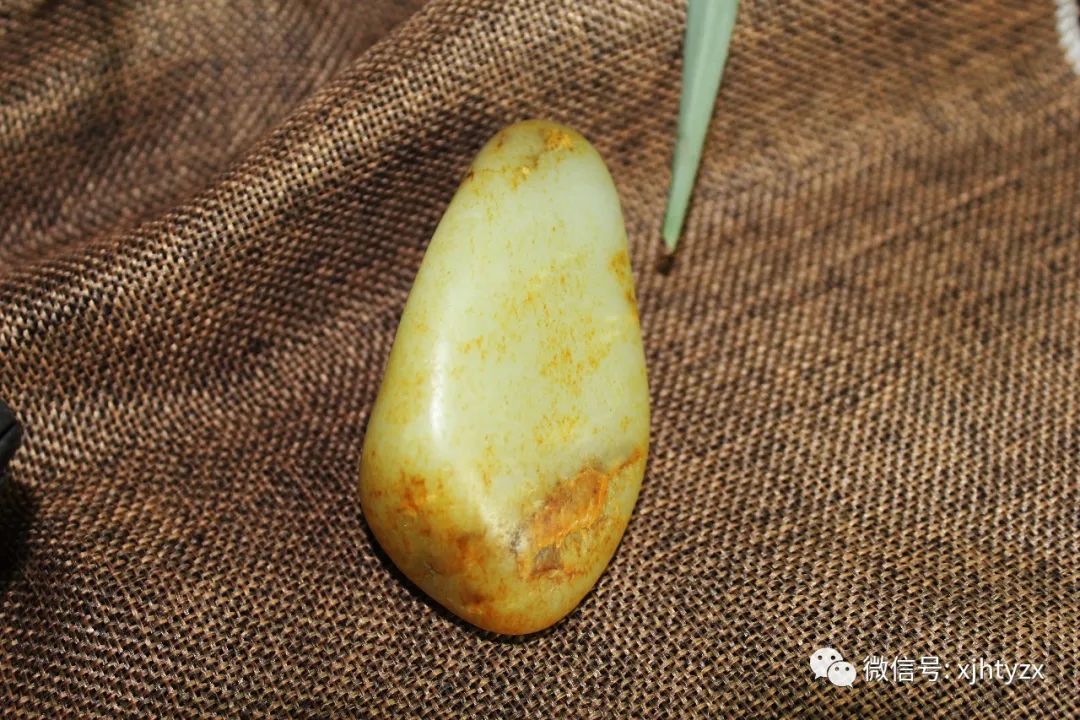 和田玉洒金皮籽料为什么那么受欢迎?
