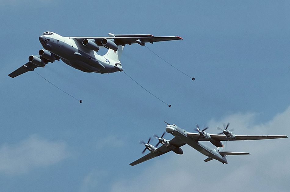 空中加油机已经成为各国的空中重要机种,无人加油机能否实现!